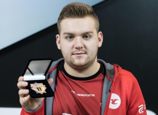 为什么高手打法看起来简单（高手为何出手看似简单）