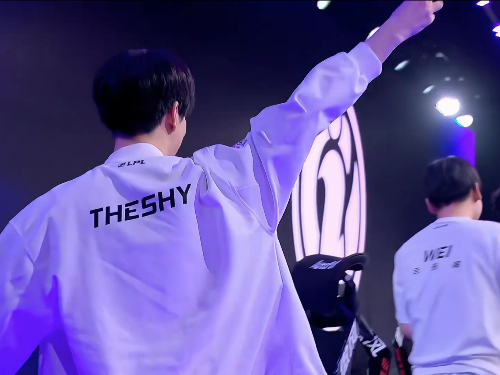 LNG Esports 比赛后更新：我们将继续努力，期待在下一个阶段见到你